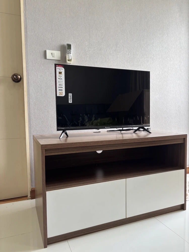 Selling Airlink Residences Romklao, 1 bedroom, 1 bathroom. Spacious living area, great location, convenient transportation. Don't miss out!