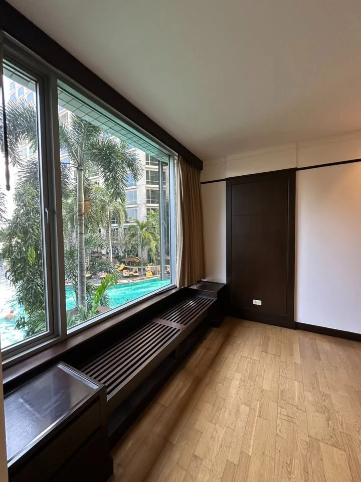 All Season Mansion for sale, Rare Item! Spectacular view, spacious apartment on Witthayu Road, must have!