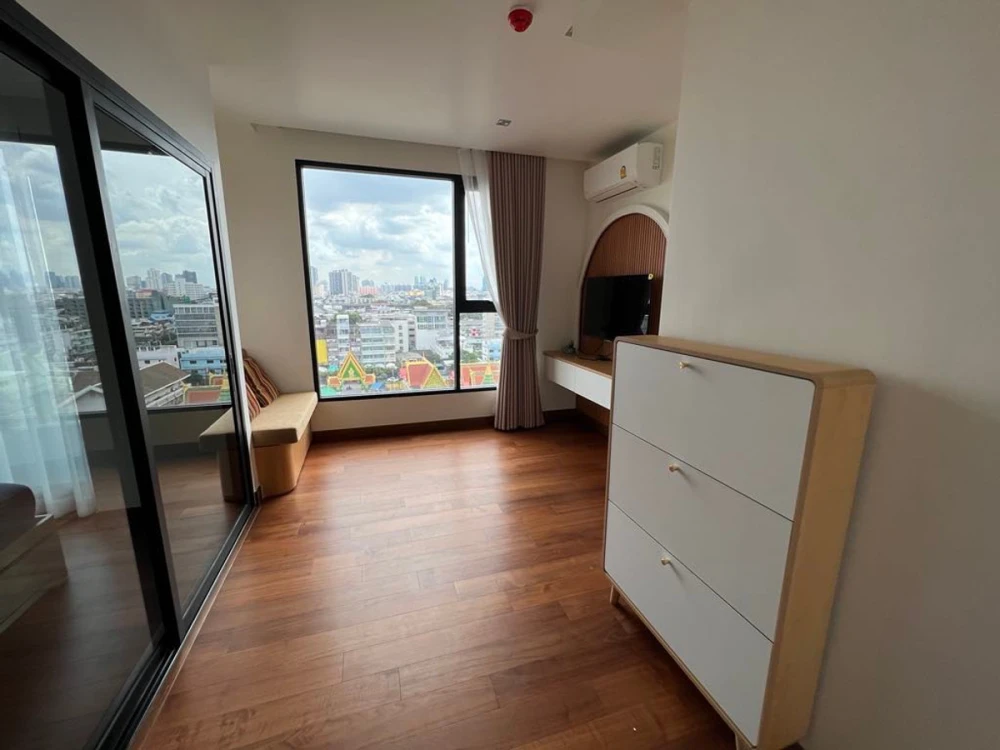 For sale: Altitude Symphony Charoenkrung–Sathorn, 10th floor, fully furnished unit. Book now—act fast!