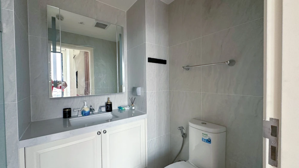 For sale: Altitude Symphony Charoenkrung–Sathorn, 10th floor, fully furnished unit. Book now—act fast!