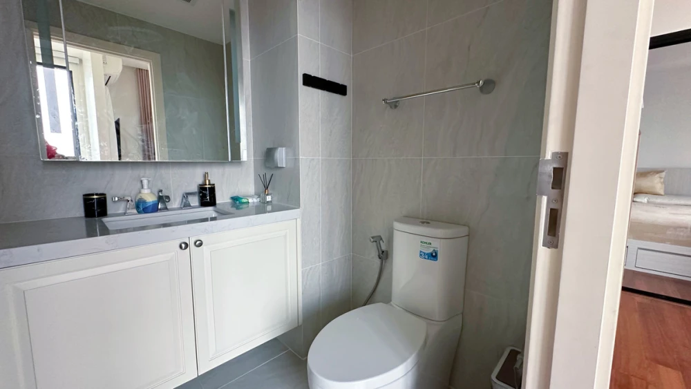 For sale: Altitude Symphony Charoenkrung–Sathorn, 10th floor, fully furnished unit. Book now—act fast!