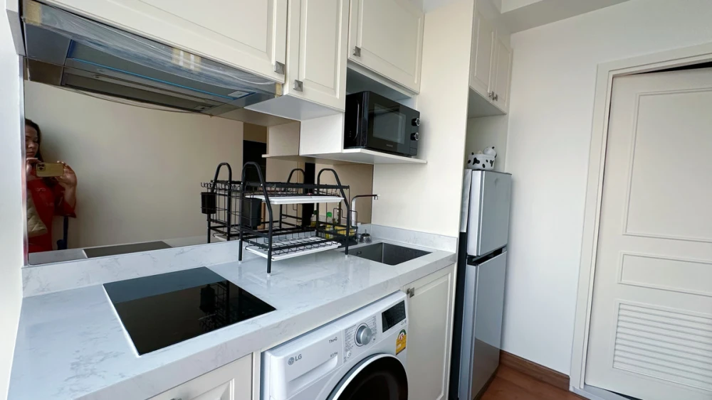 For sale: Altitude Symphony Charoenkrung–Sathorn, 10th floor, fully furnished unit. Book now—act fast!