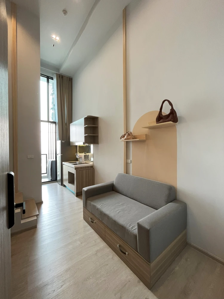 For sale: Altitude Unicorn Sathorn - Tha Phra, 20th floor, beautiful room, fully furnished, worth living in, reserve now, don't miss out.