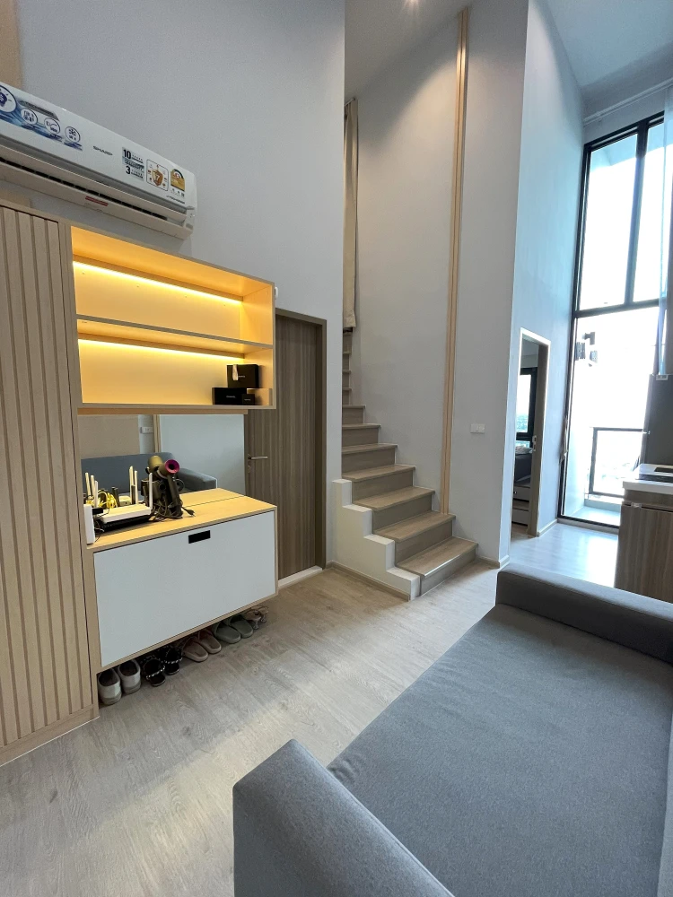 For sale: Altitude Unicorn Sathorn - Tha Phra, 20th floor, beautiful room, fully furnished, worth living in, reserve now, don't miss out.