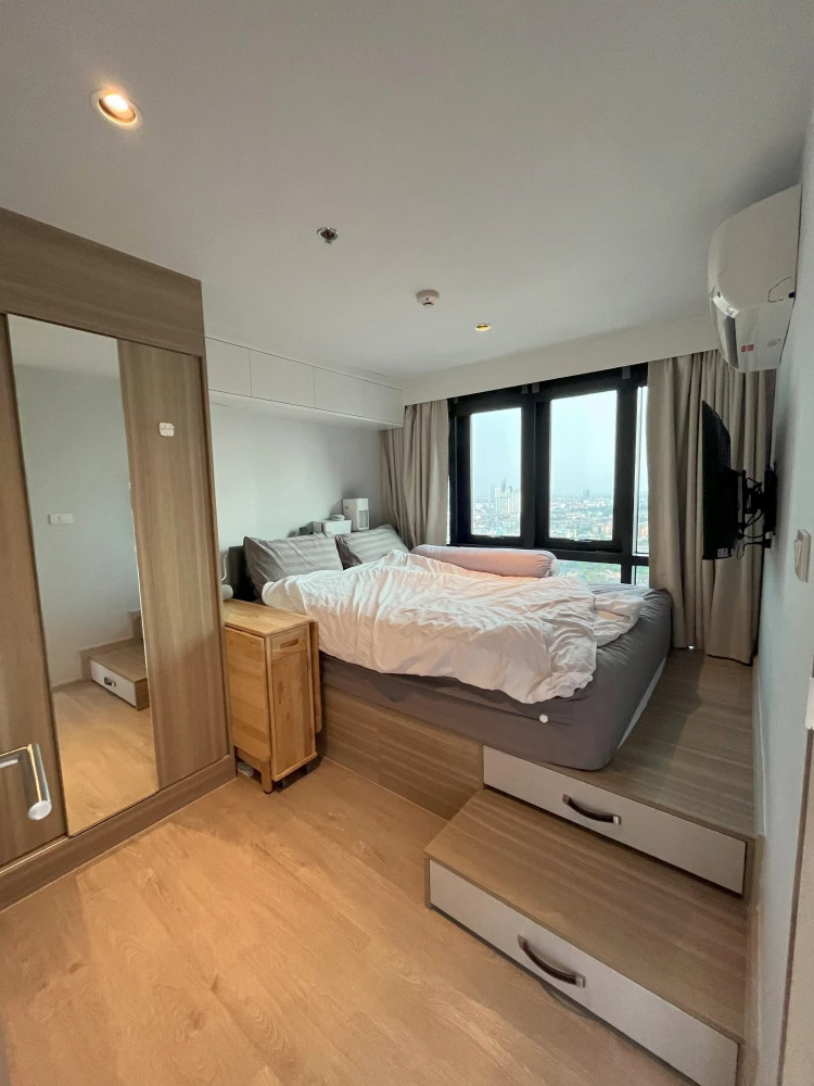 For sale: Altitude Unicorn Sathorn - Tha Phra, 20th floor, beautiful room, fully furnished, worth living in, reserve now, don't miss out.