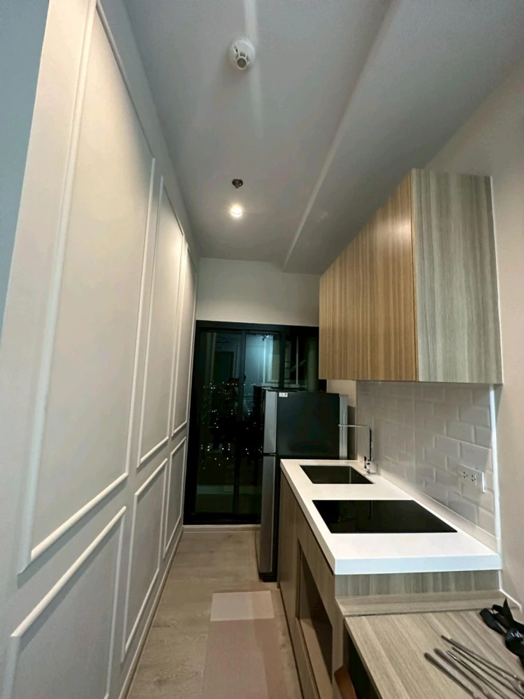 Selling Altitude Unicorn Sathorn - Tha Phra, 25th floor. High floor, beautiful view, fully furnished. Book now!