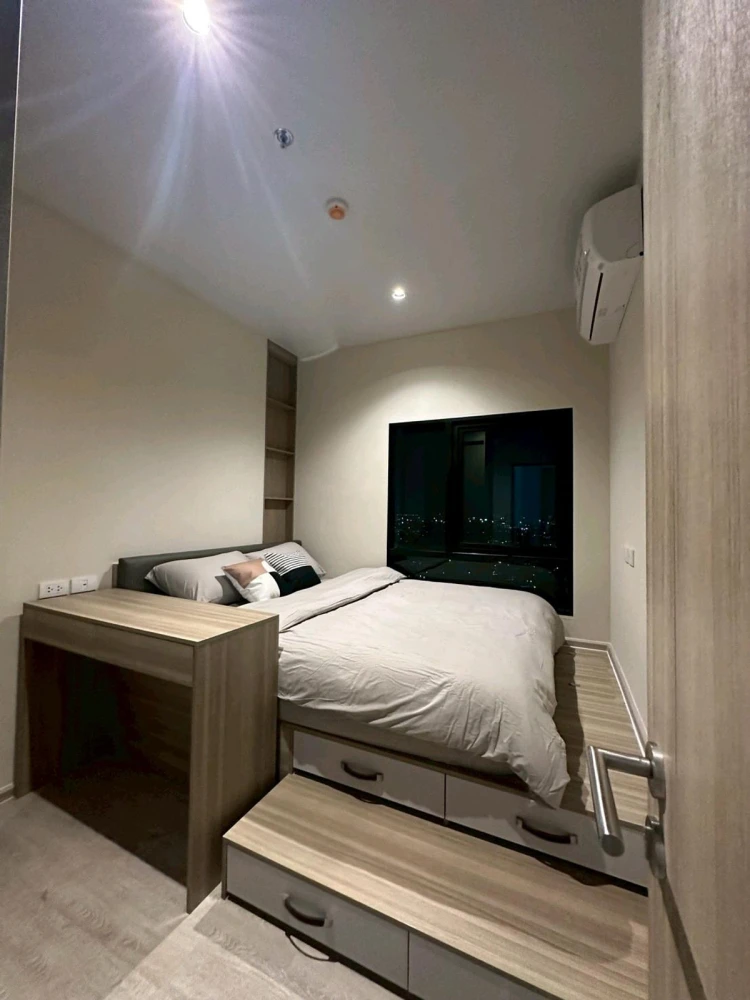 Selling Altitude Unicorn Sathorn - Tha Phra, 25th floor. High floor, beautiful view, fully furnished. Book now!