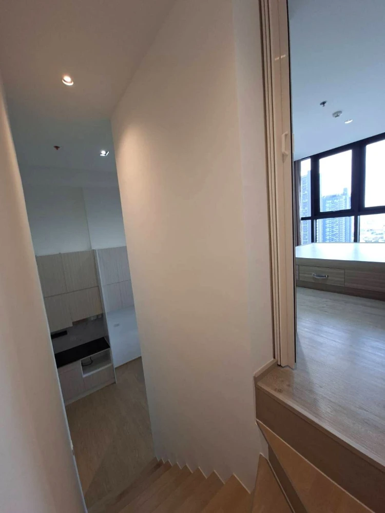 Selling Altitude Unicorn Sathorn - Tha Phra, North-facing unit in a prime location with high ceilings. Book now!