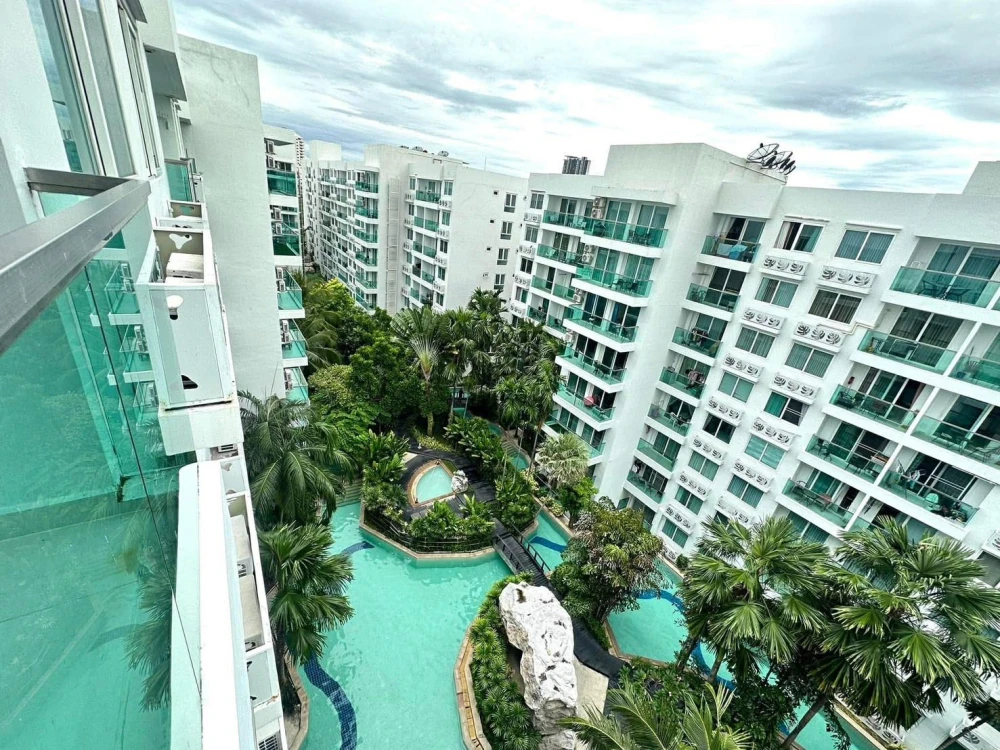 Selling rent Amazon Residence Pattaya, 8th floor unit. Stylishly decorated with ample living space and complete amenities. Book now!