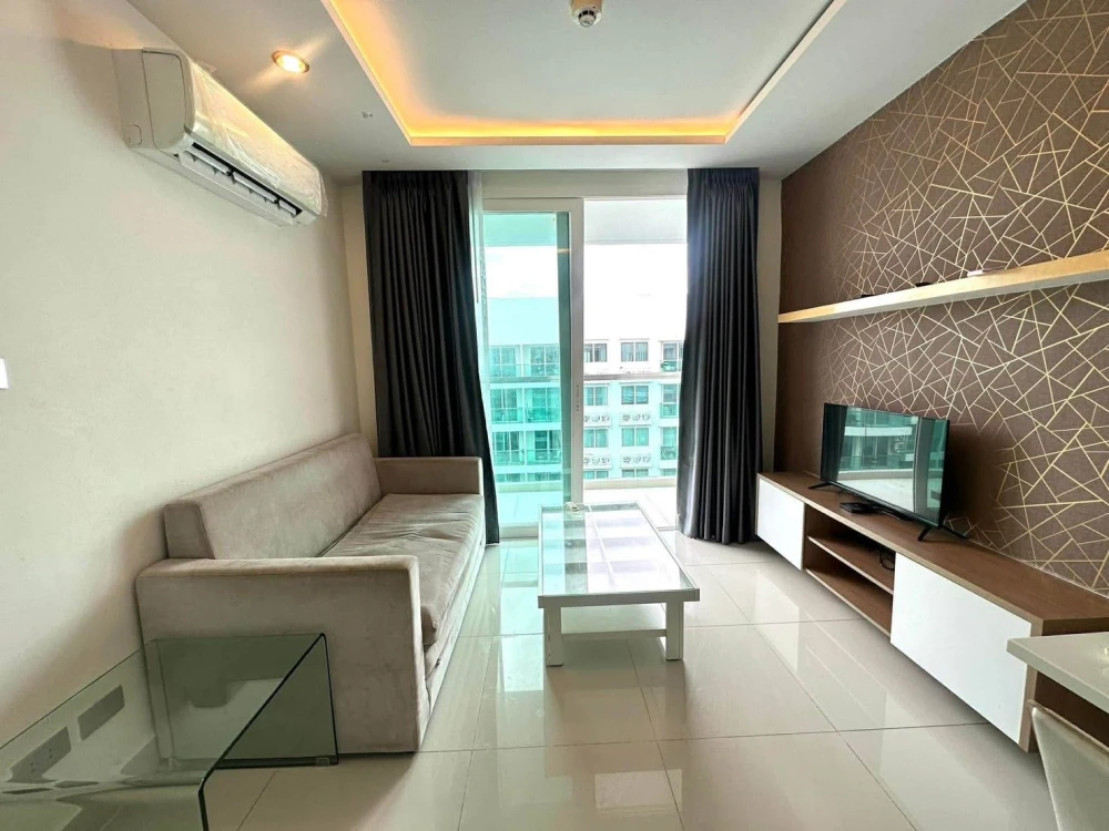 Selling rent Amazon Residence Pattaya, 8th floor unit. Stylishly decorated with ample living space and complete amenities. Book now!