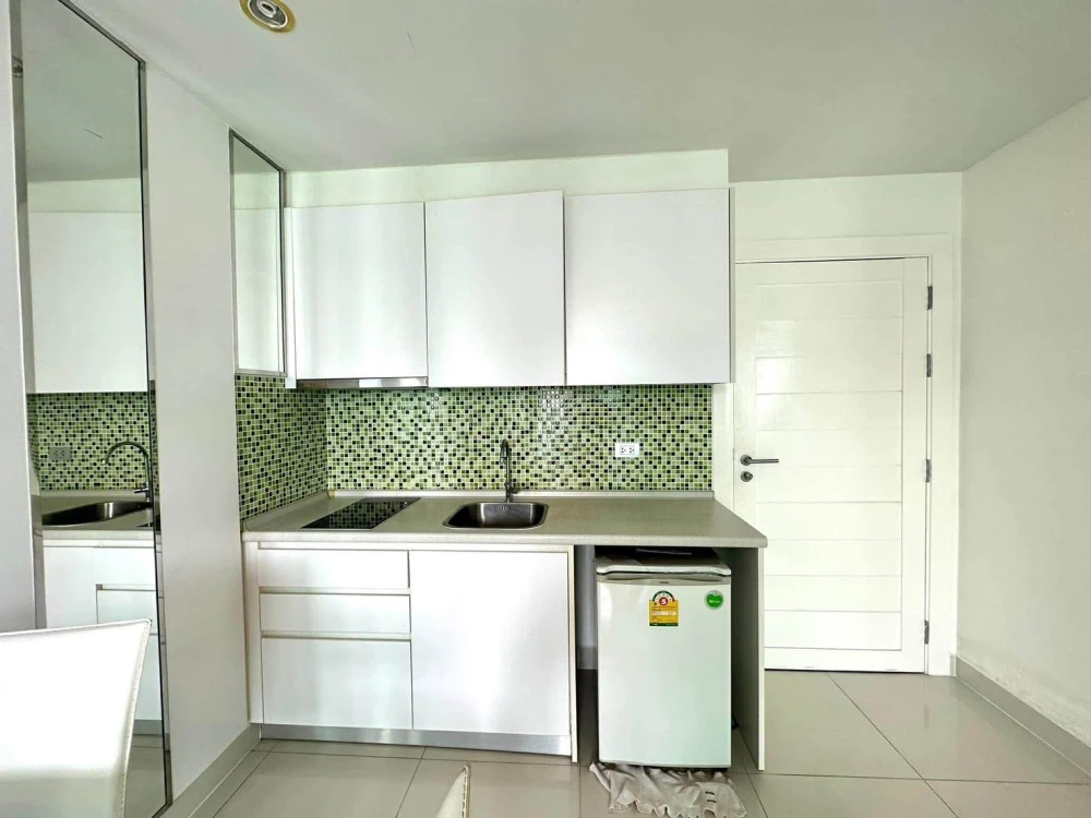 Selling rent Amazon Residence Pattaya, 8th floor unit. Stylishly decorated with ample living space and complete amenities. Book now!