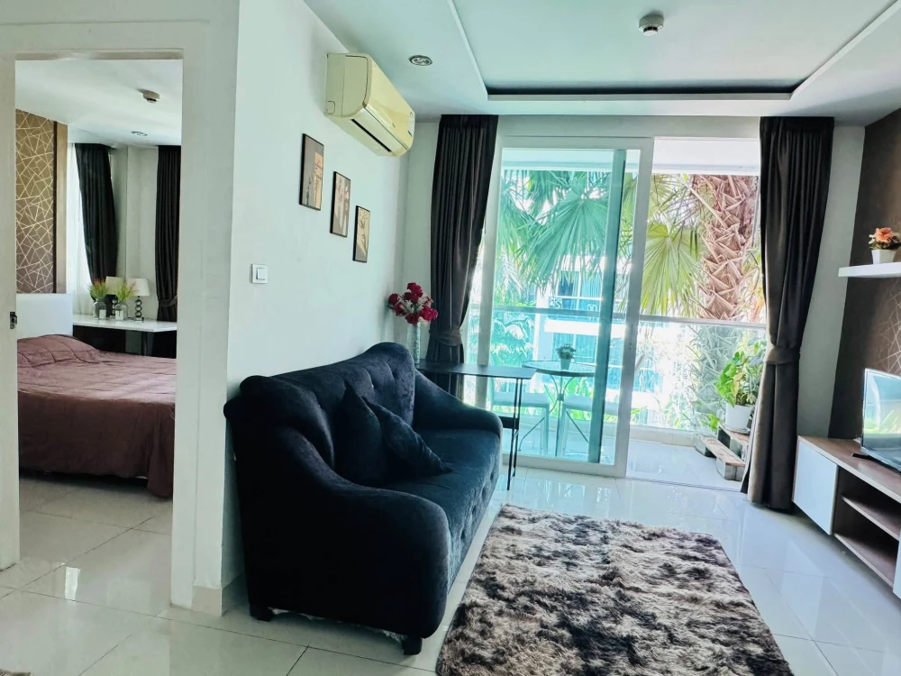 Amazon Residence Pattaya for sale. Nice unit in a great location with pool view. Fully furnished. Book now!