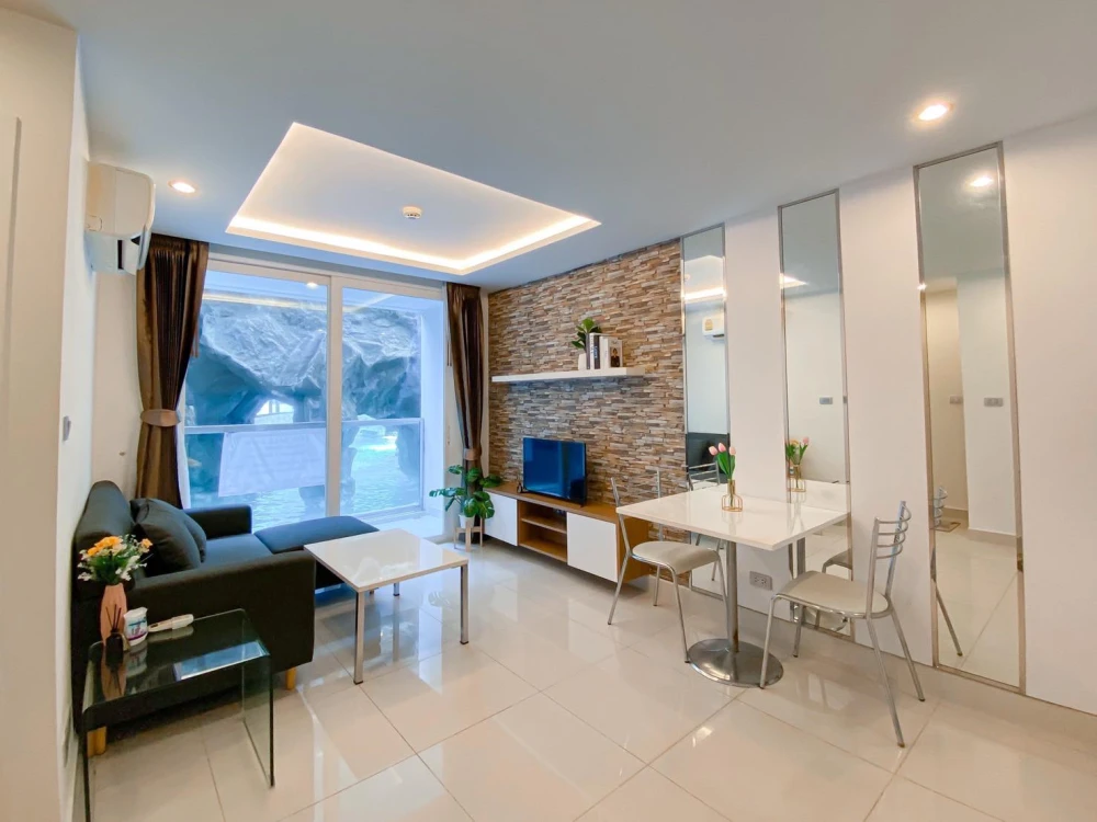 For sale: Amazon Residence Pattaya, corner room, not crowded, stylishly decorated, fully furnished, don't miss out on this great deal.