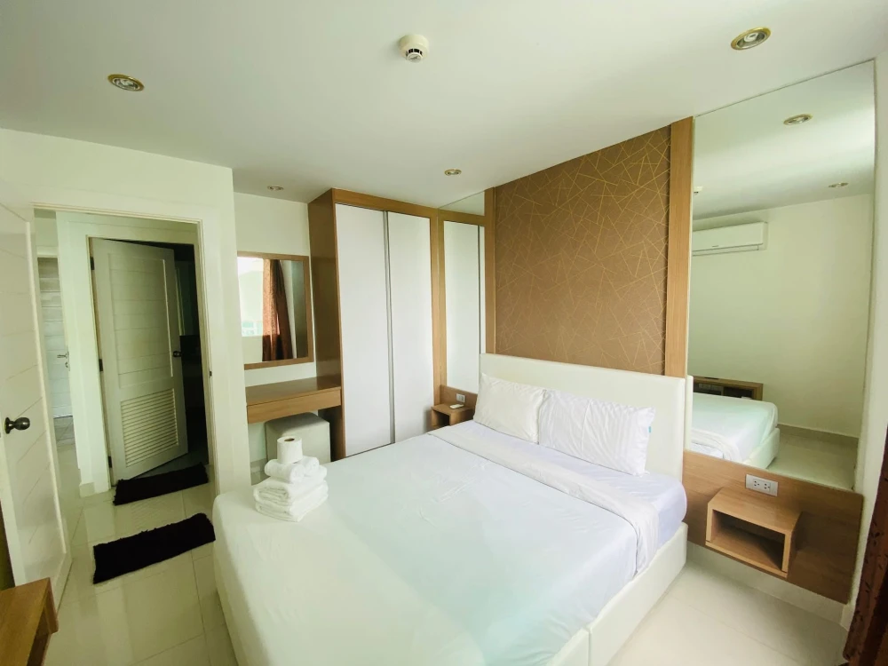 For sale: Amazon residence Pattaya (Jomtien), 3-storey building, 6th floor, pool view, fully furnished, ready to move in, don't hesitate.
