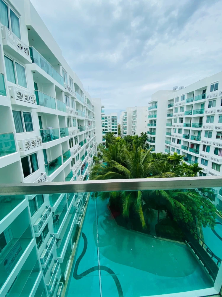 For sale: Amazon residence Pattaya (Jomtien), 3-storey building, 6th floor, pool view, fully furnished, ready to move in, don't hesitate.
