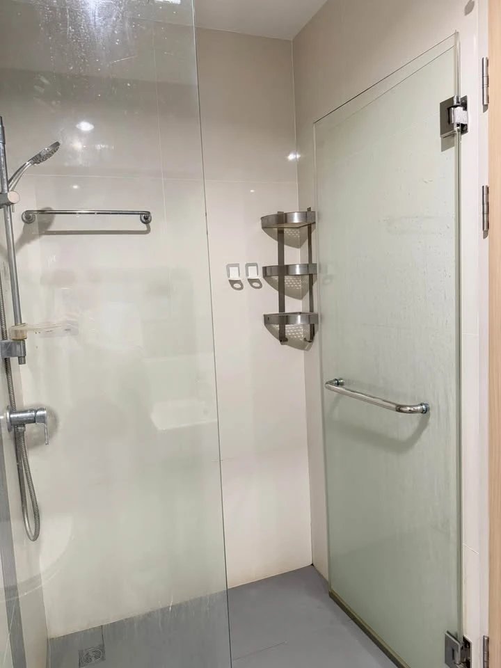 Selling Amber by Eastern Star condo, 7th floor. Spacious room with plenty of usable space. A must-see!