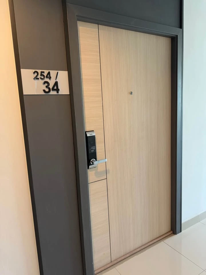 Selling Amber by Eastern Star condo, 7th floor. Spacious room with plenty of usable space. A must-see!