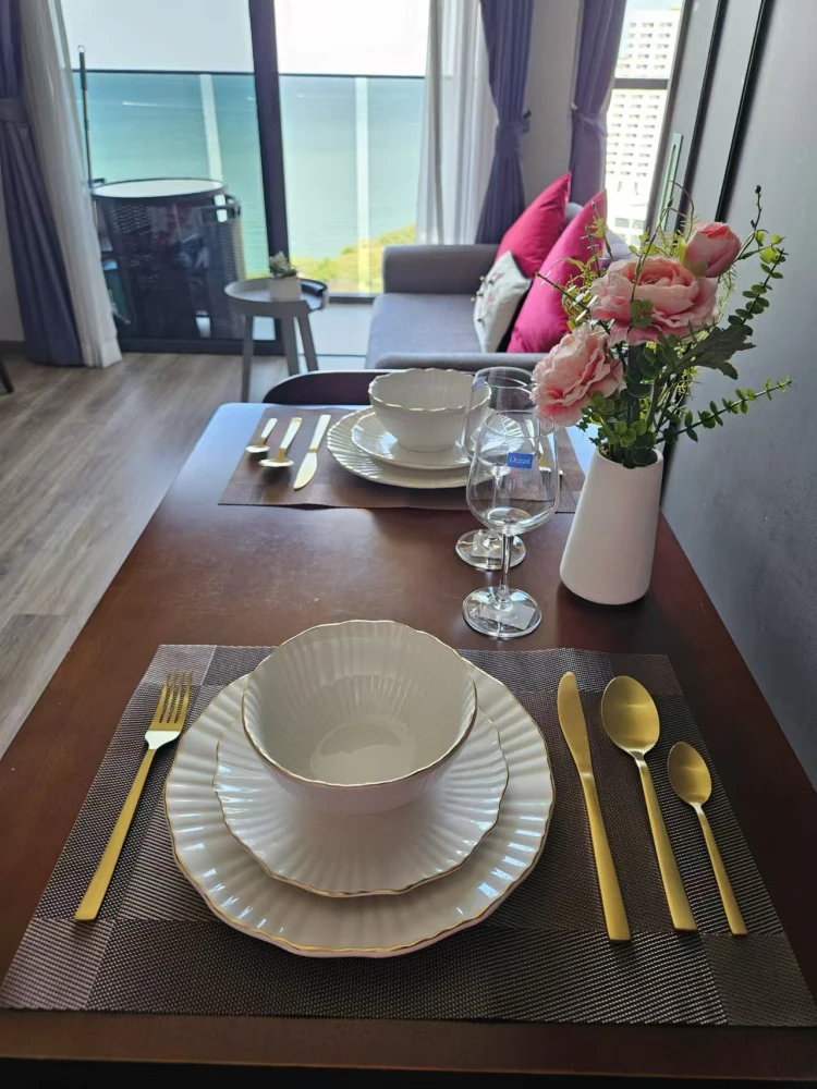 For sale Andromeda Pattaya, 17th floor, sea view, beautifully built-in decoration, book now and you won't be disappointed.