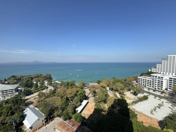 For sale Andromeda Pattaya, 17th floor, sea view, beautifully built-in decoration, book now and you won't be disappointed.