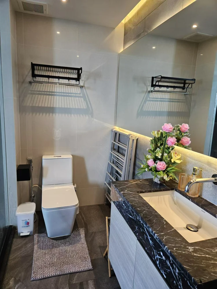 For sale Andromeda Pattaya, 17th floor, sea view, beautifully built-in decoration, book now and you won't be disappointed.