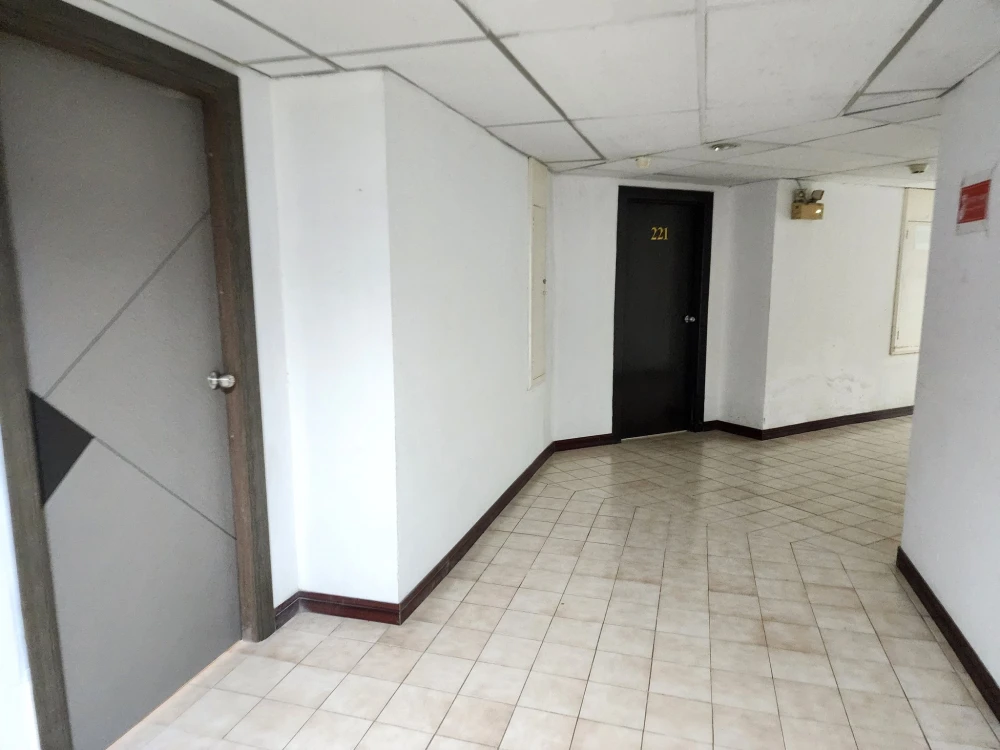 For sale: Angket Condominium, 2 bedrooms, 2 bathrooms, plenty of living space, fully furnished, don't miss out!