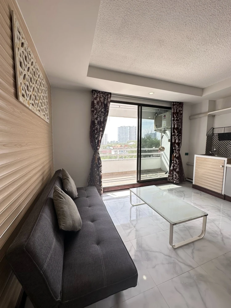 For sale: Angket Condominium, 4th floor, Jomtien Beach view, fully furnished, nice to live in. If interested, hurry and reserve now.
