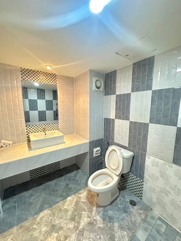 For sale: Angket Condominium, 4th floor, Jomtien Beach view, fully furnished, nice to live in. If interested, hurry and reserve now.