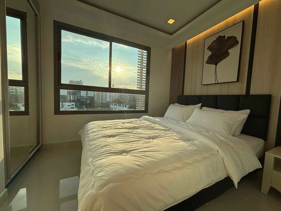 Selling a lovely room at Arcadia Beach Resort with city views, fully furnished and equipped with appliances. Book now, don't miss out!