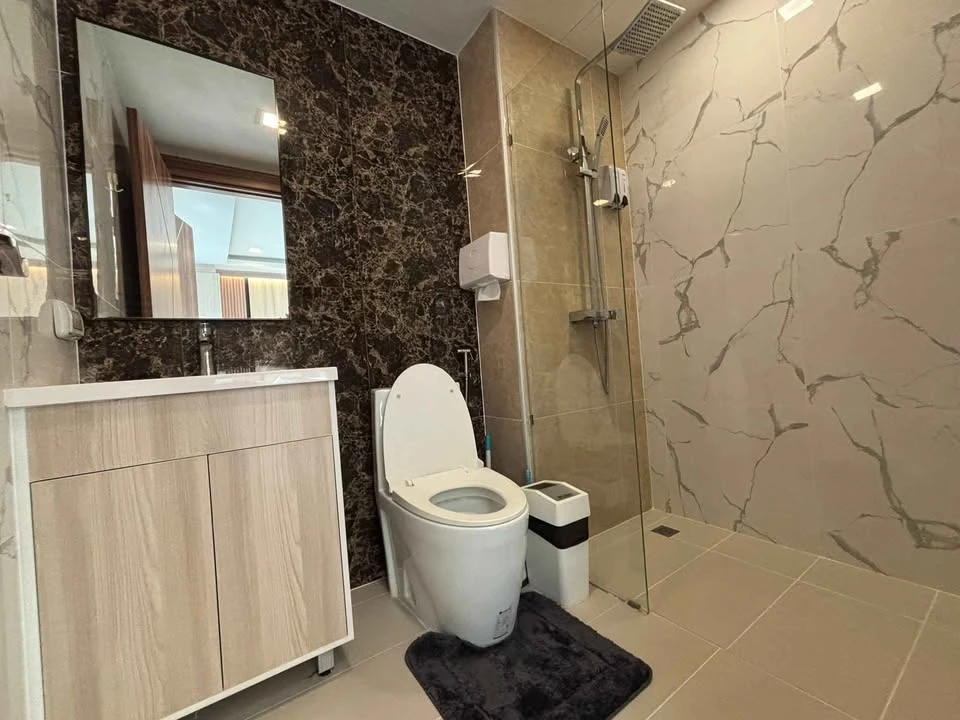 Selling a lovely room at Arcadia Beach Resort with city views, fully furnished and equipped with appliances. Book now, don't miss out!