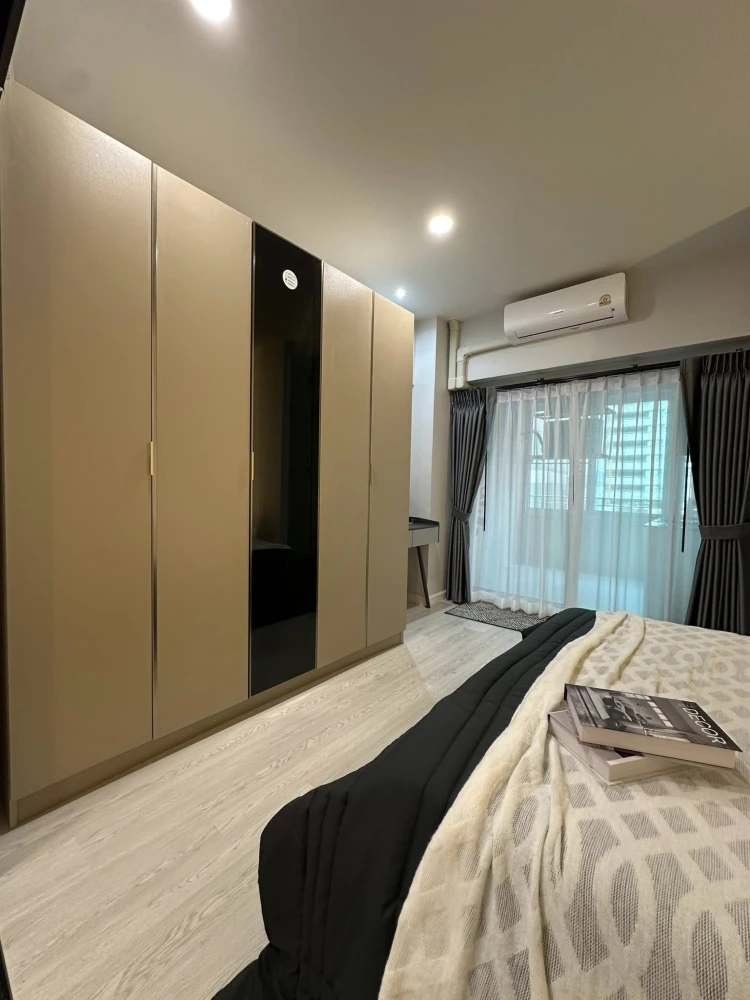 For sale: Aree Place, beautifully decorated room, looks very nice, has a large wardrobe, can hold a lot of stuff, don't miss it.