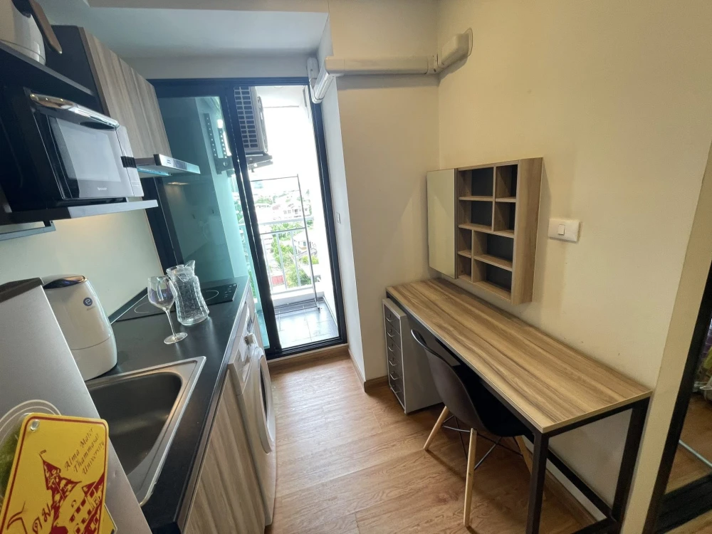 For sale or rent: Arise Ratchada 19, 1 bedroom, 1 bathroom, good location, with beautiful wallpaper. Don't miss it.