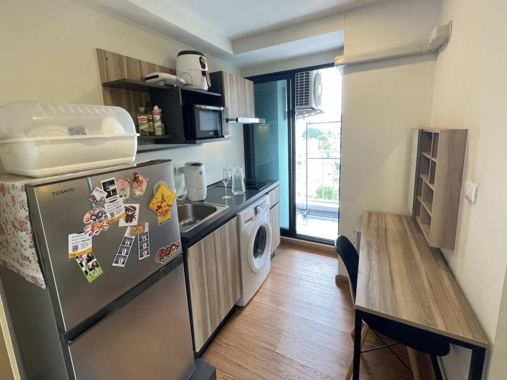 For sale or rent: Arise Ratchada 19, 1 bedroom, 1 bathroom, good location, with beautiful wallpaper. Don't miss it.