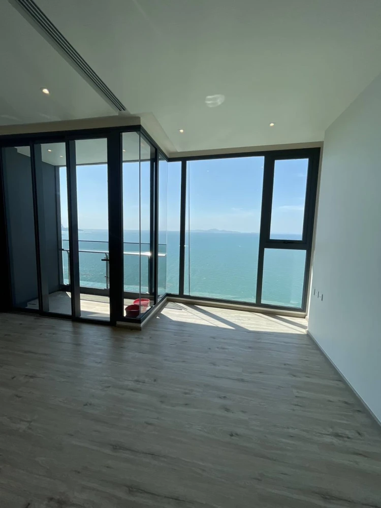 For sale: Arom Wongamat, spacious room, comfortable living, high floor, sea view. If you don't reserve, it's a mistake+++
