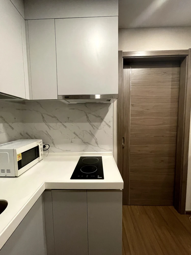Selling Artisan Ratchada, 16th floor, east-facing with unobstructed view and bright, airy room. Interested in owning one? Book now!
