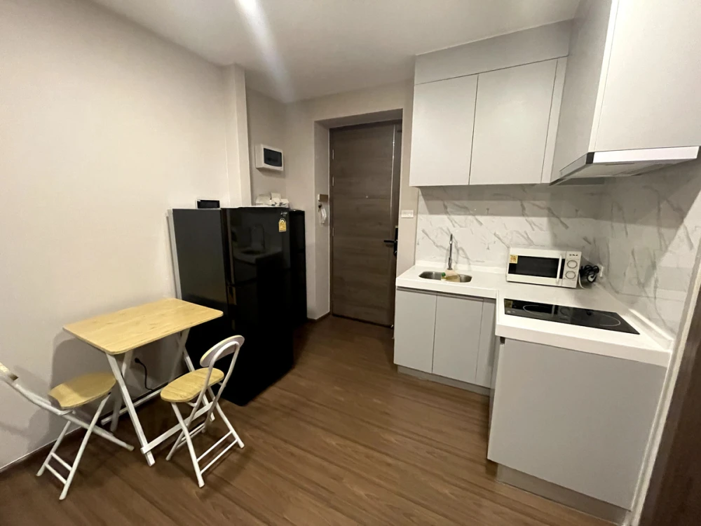 Selling Artisan Ratchada, 16th floor, east-facing with unobstructed view and bright, airy room. Interested in owning one? Book now!