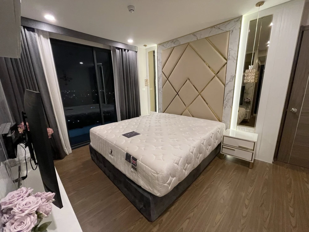 Selling Artisan Ratchada condo, ready to move in, fully furnished, high floor, great location. Book now!