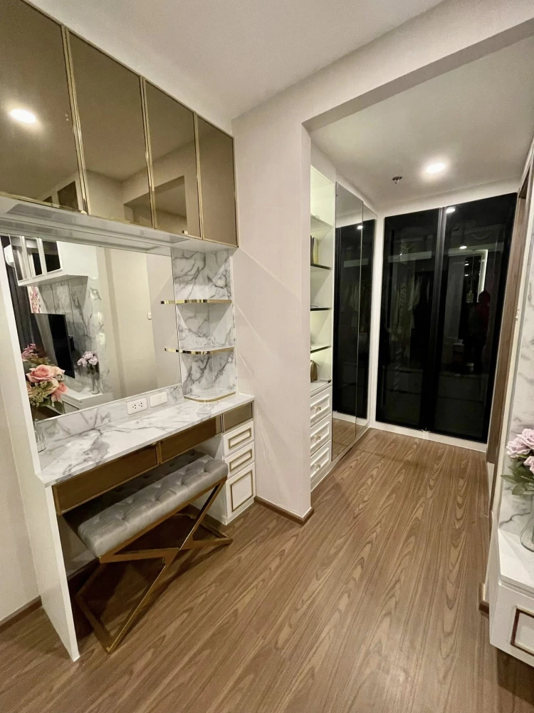 Selling Artisan Ratchada condo, ready to move in, fully furnished, high floor, great location. Book now!