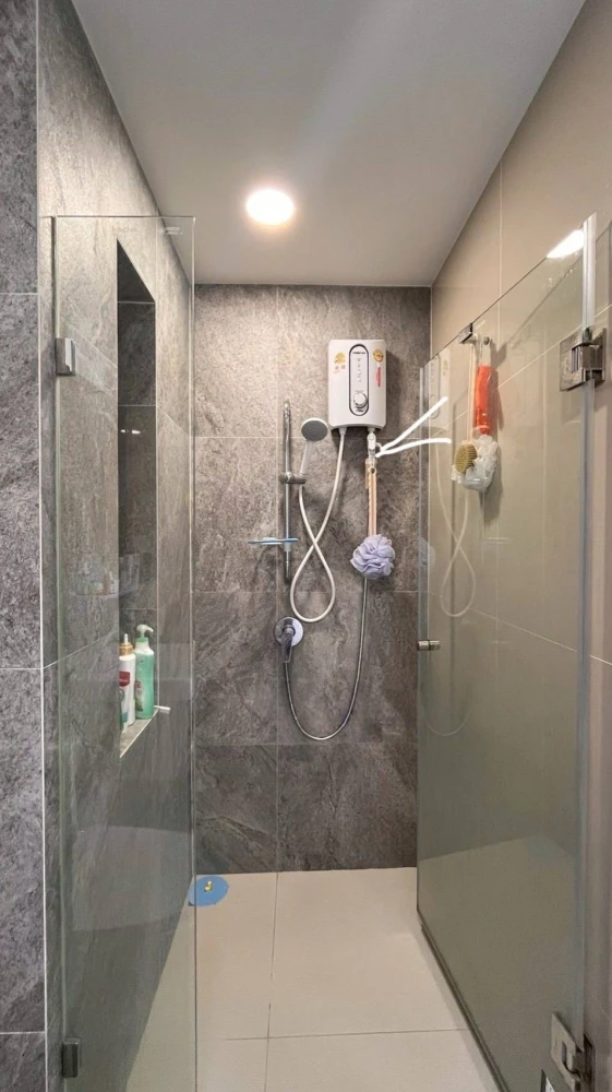 Asher Koop Ratchada condo for sale. Ready to move in. Spacious and comfortable. Book now!