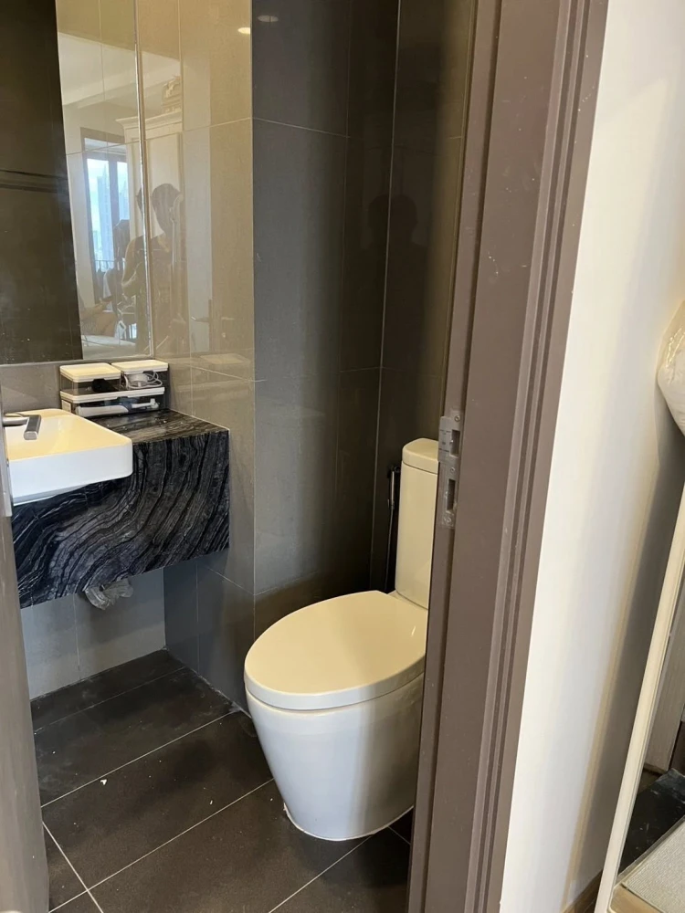 Selling Ashton Chula - Silom condo, very high floor, overlooking Icon Siam and offering stunning city views. Ready to move in immediately.