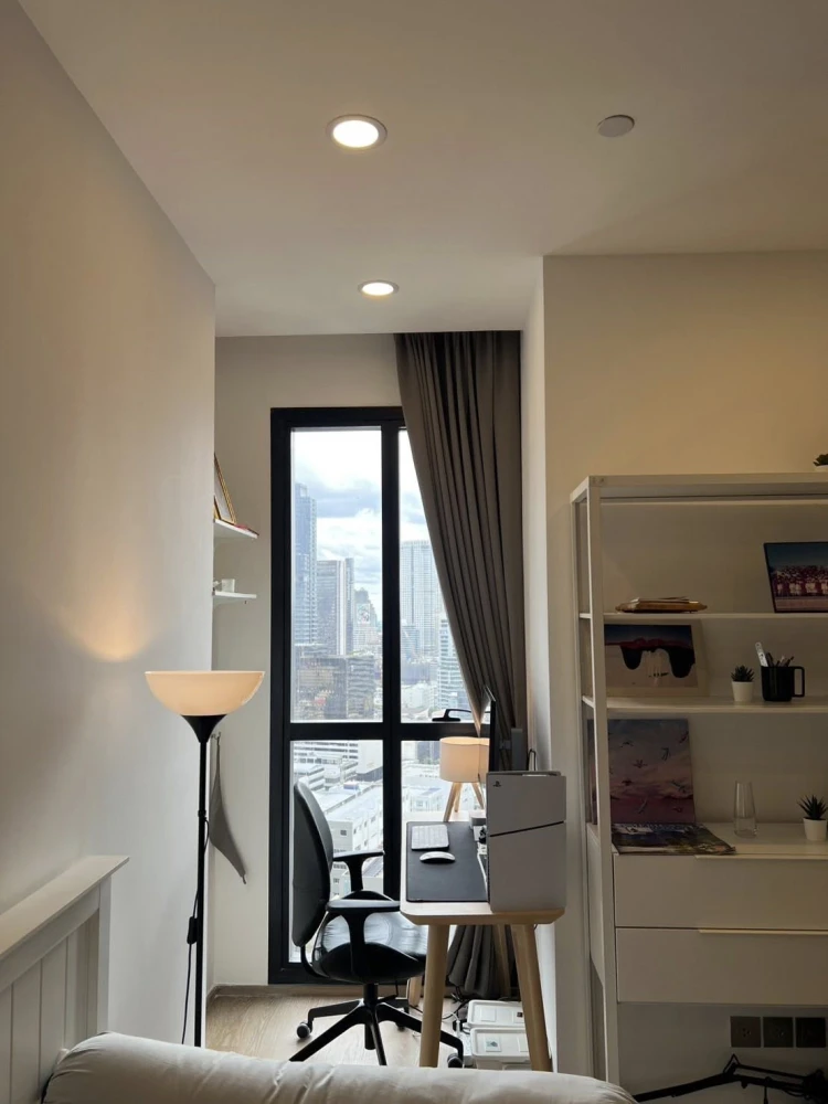 Selling Ashton Chula - Silom condo, very high floor, overlooking Icon Siam and offering stunning city views. Ready to move in immediately.