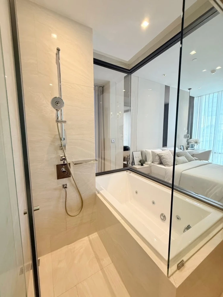 ขาย Ashton Silom ชั้น 12 ห้องสวย ตกแต่งน่าอยู่ สนใจจองเลย ห้ามพลาด