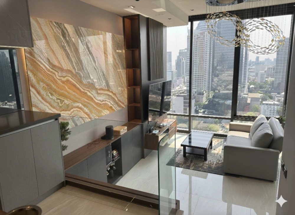 Selling a beautiful unit at Ashton Silom, 25th floor, fully furnished. Book now!