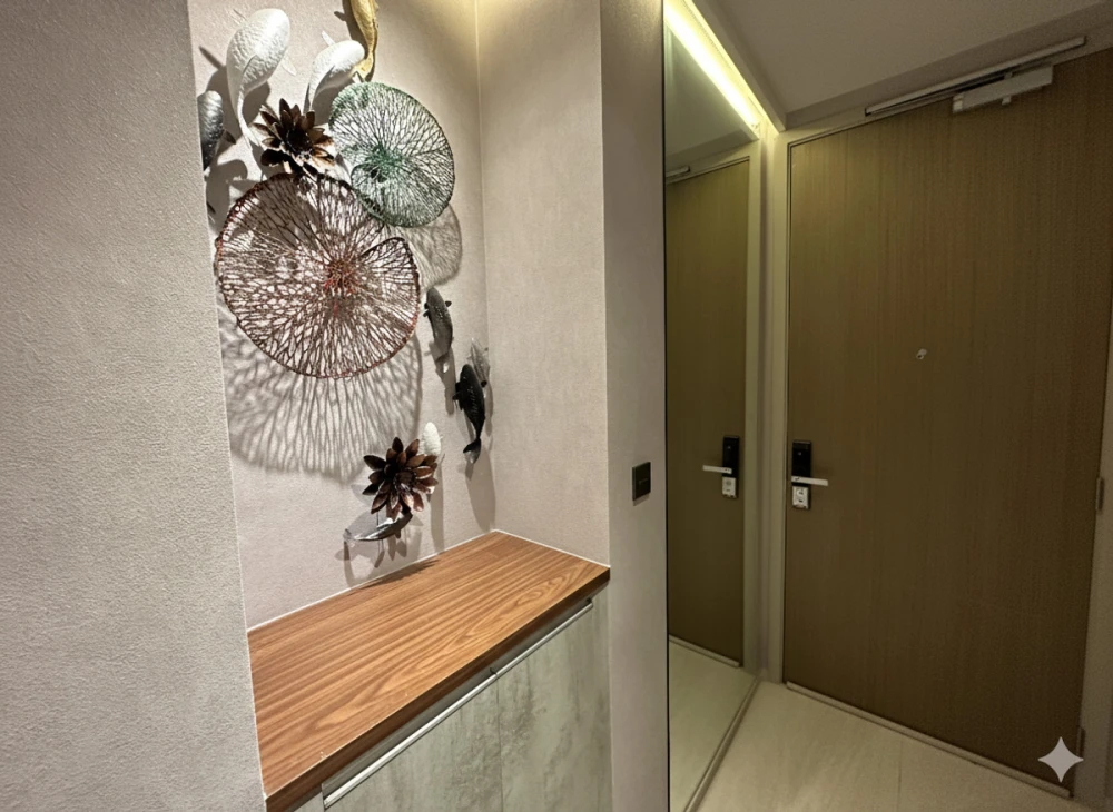 Selling a beautiful unit at Ashton Silom, 25th floor, fully furnished. Book now!