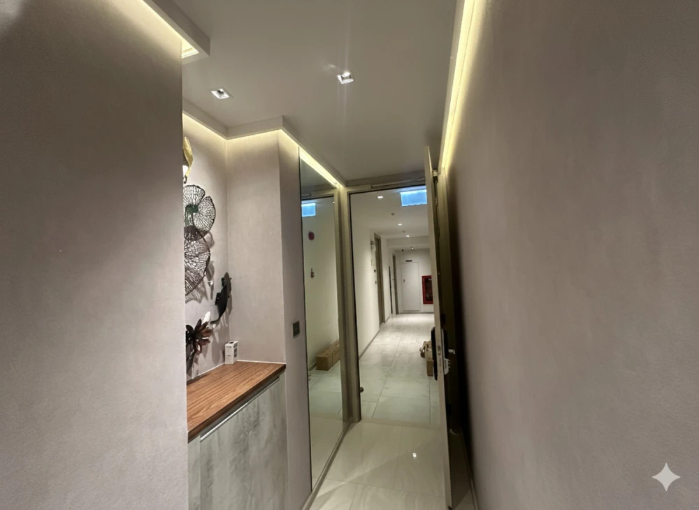 Selling a beautiful unit at Ashton Silom, 25th floor, fully furnished. Book now!
