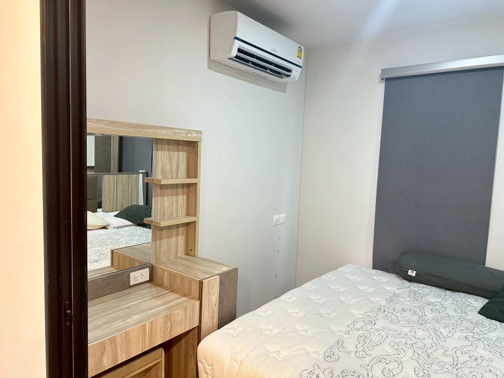 Selling Aspire Asoke - Ratchada 1-bedroom, 1-bathroom unit. Great location, private, fully furnished. Book now!