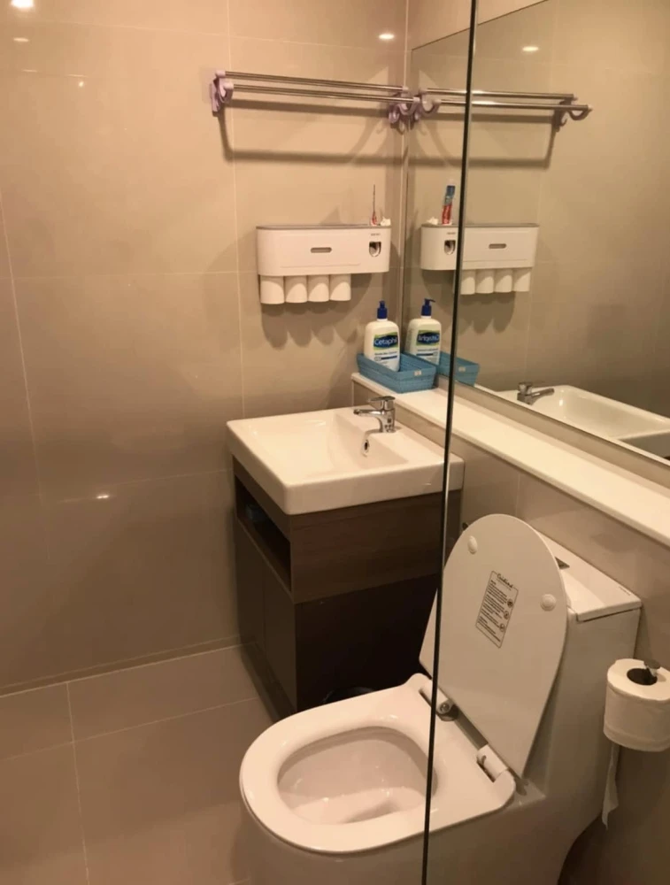 For sale: Aspire Asoke - Ratchada, size 30 sq m., 3rd floor, fully furnished, ready to move in.