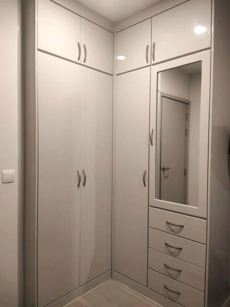 Selling Aspire Asoke - Ratchada, 4th floor, pool and garden view, closed kitchen with balcony, fully furnished and equipped with appliances. Book now!