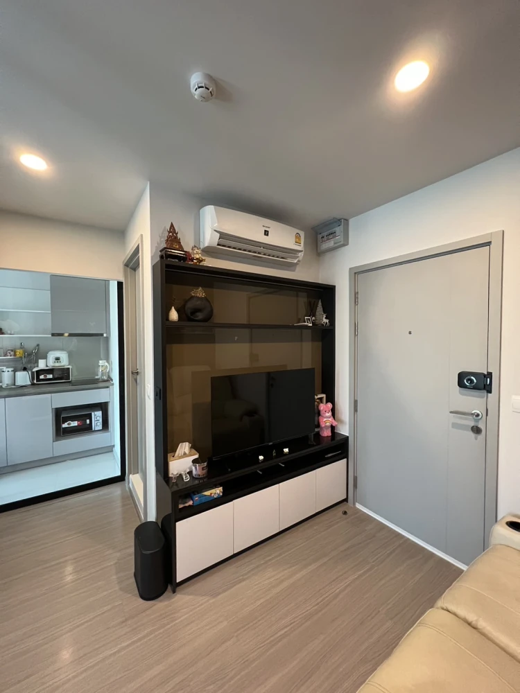 Selling Aspire Asoke - Ratchada, 5th floor, fully furnished unit. Ready to move in! Book now, don't miss out!