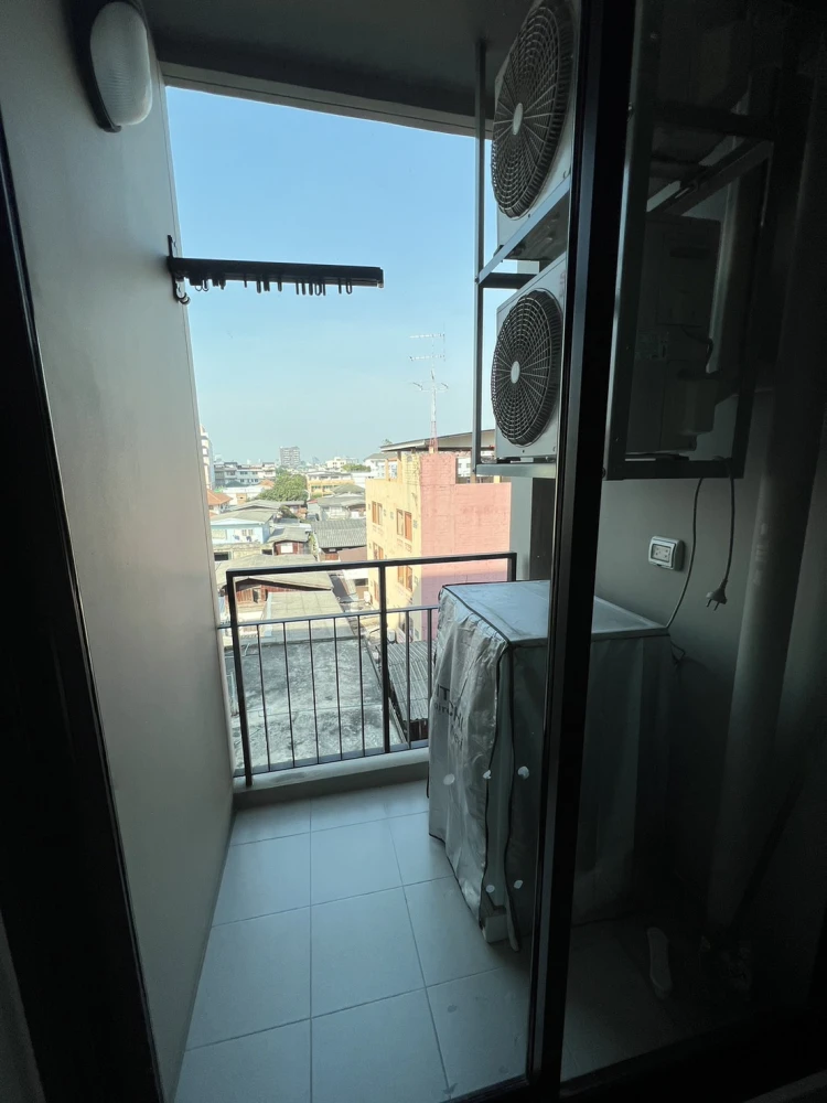 Selling Aspire Asoke - Ratchada, 5th floor, fully furnished unit. Ready to move in! Book now, don't miss out!