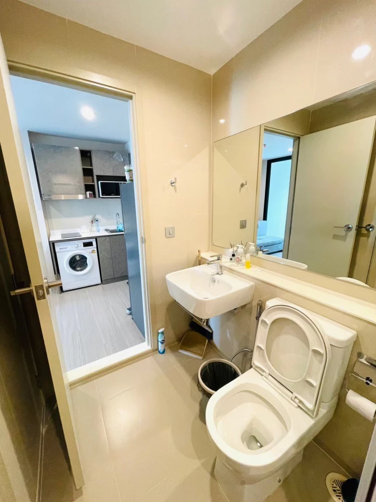 For sale: Aspire Erawan Prime, 29th floor, City view, One bed Plus room, fully furnished, ready to move in, buy now.